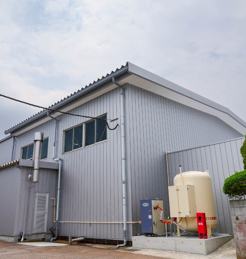 工場の屋根改修後（白色）