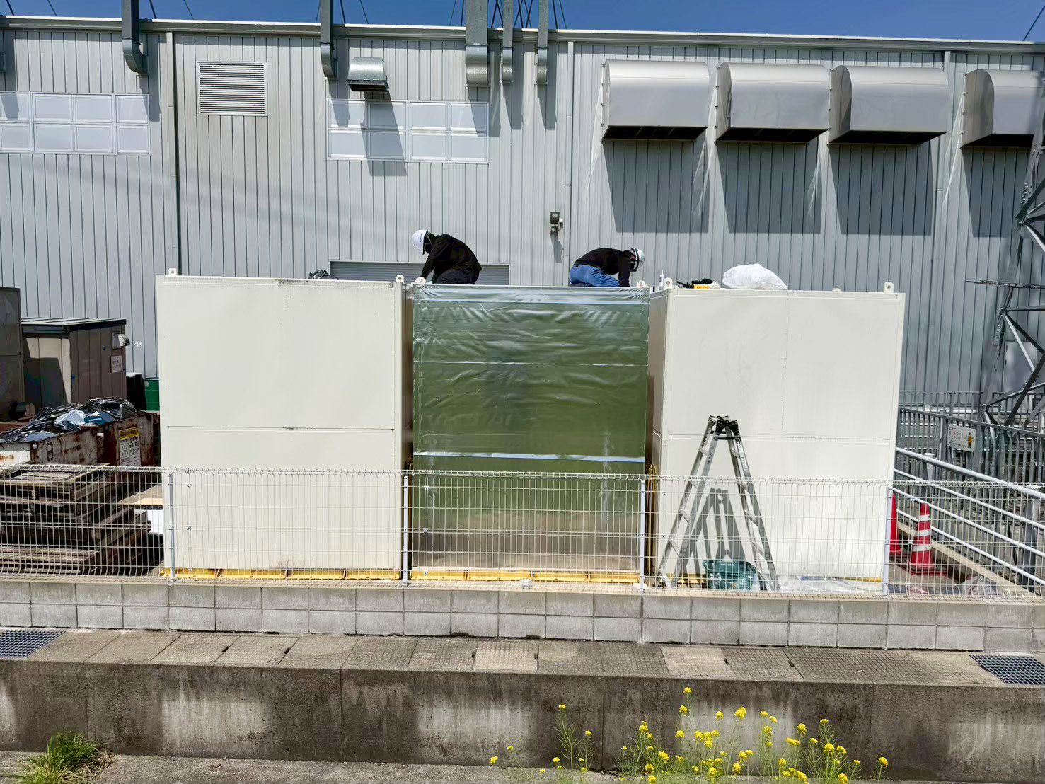 危険物保管庫の温度上昇を抑える遮熱対策